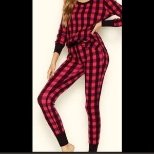 NWT Victoria’s Secret buffalo plaid pajama/lounge set size large